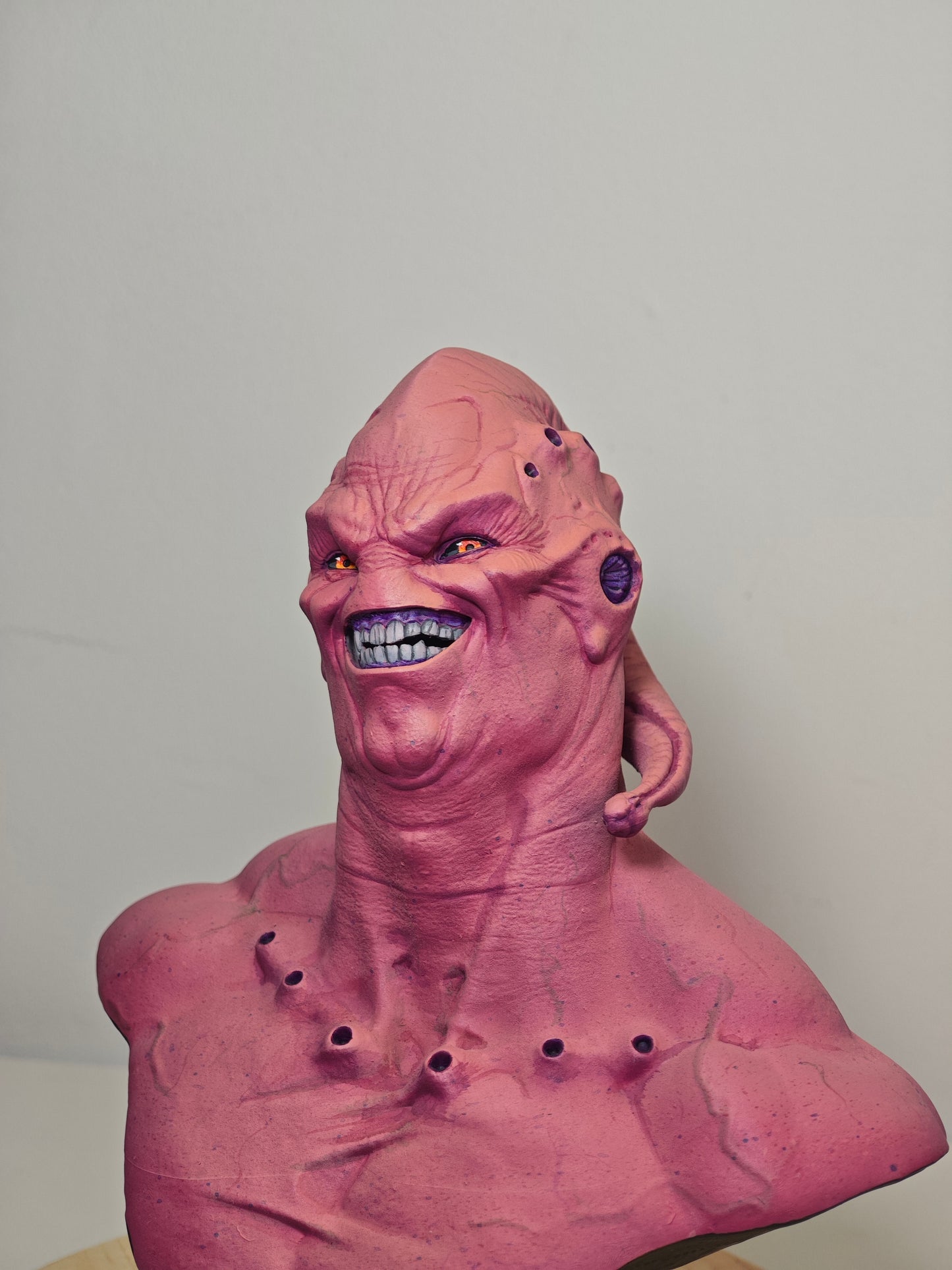 Figura busto Buu realista