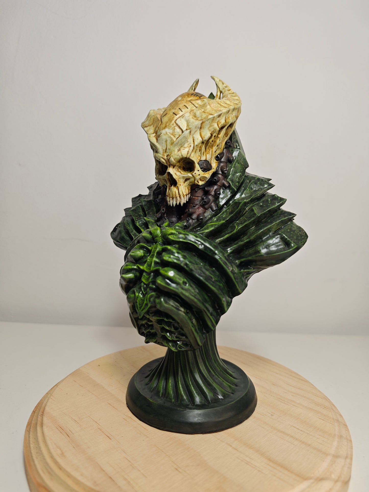 Figura busto alien