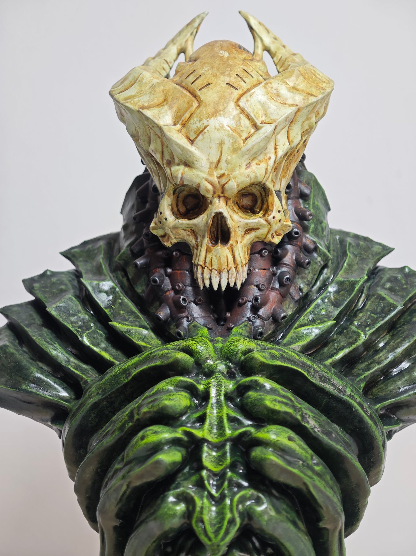 Figura busto alien