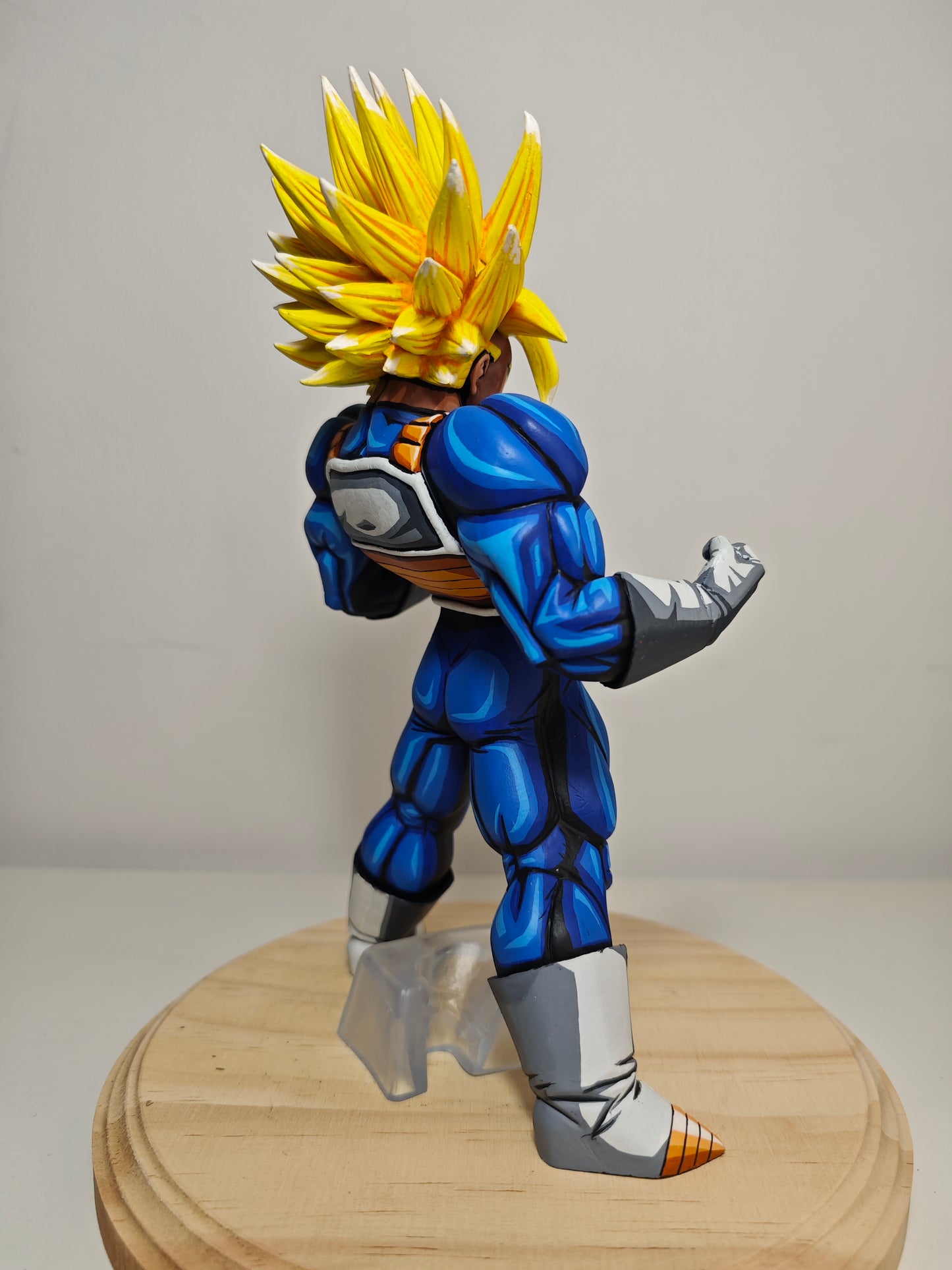 Figura Super Trunks SSJ Anime 2d Comic Color / Cel Shading Repaint